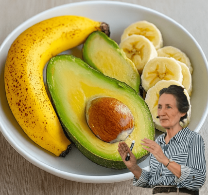 12 Astonishing Benefits of Eating Banana and Avocado Daily 12 Astonishing Benefits of Eating Banana and Avocado Daily
